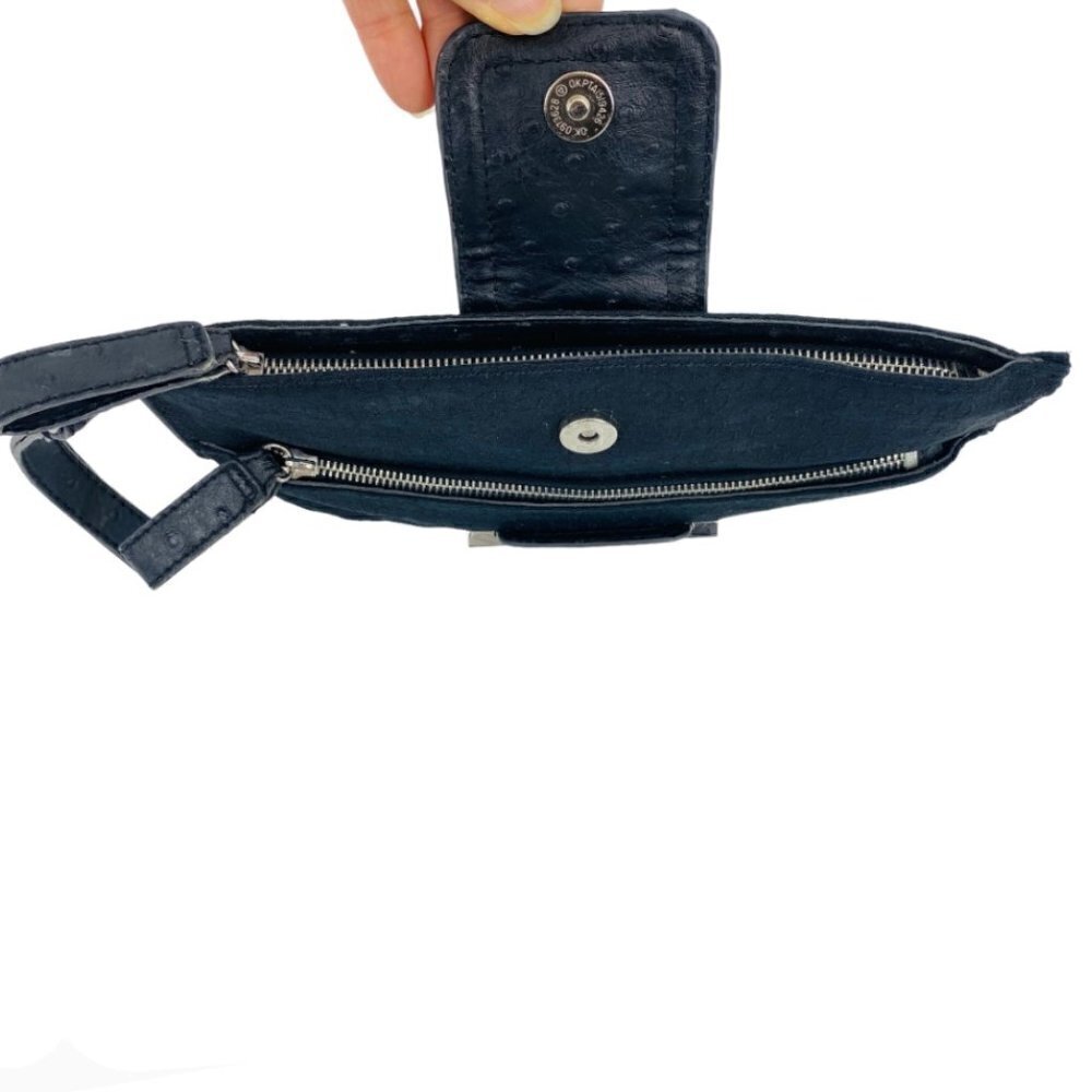 Guess Black Monogram Canvas Large Wristlet Clutch Bag - Picture 3 of 11